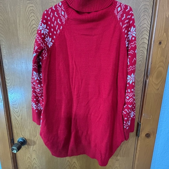 Festive Red Llama Turtleneck Sweater - Picture 7 of 10